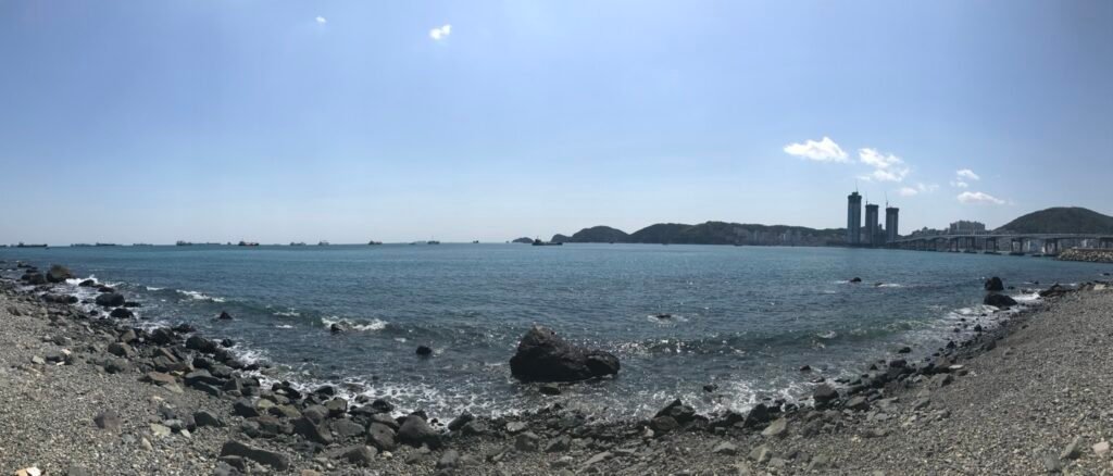 太宗台の岩場と海が広がる自然の風景